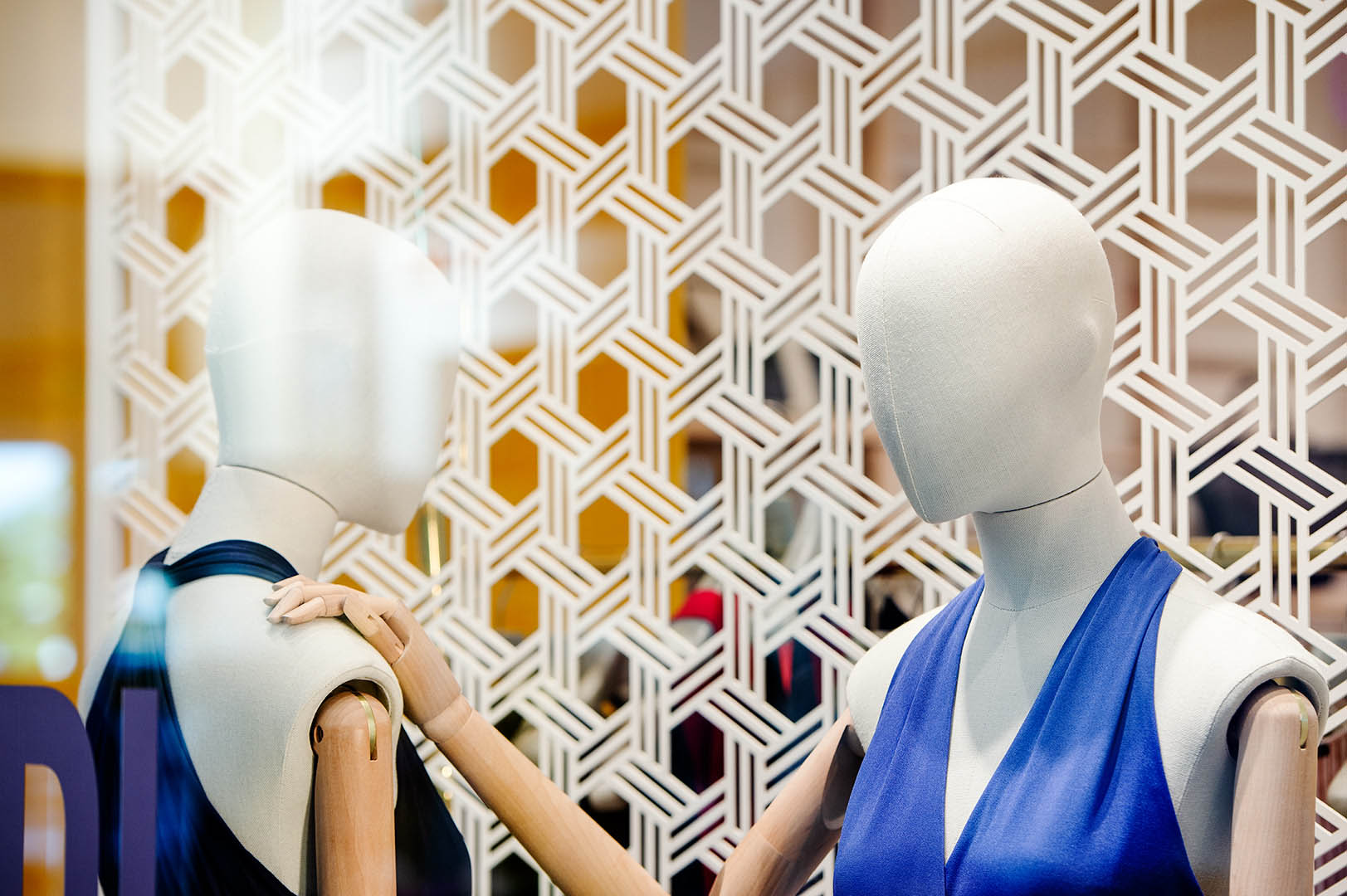 Mannequin consoled for facing away from the crowd