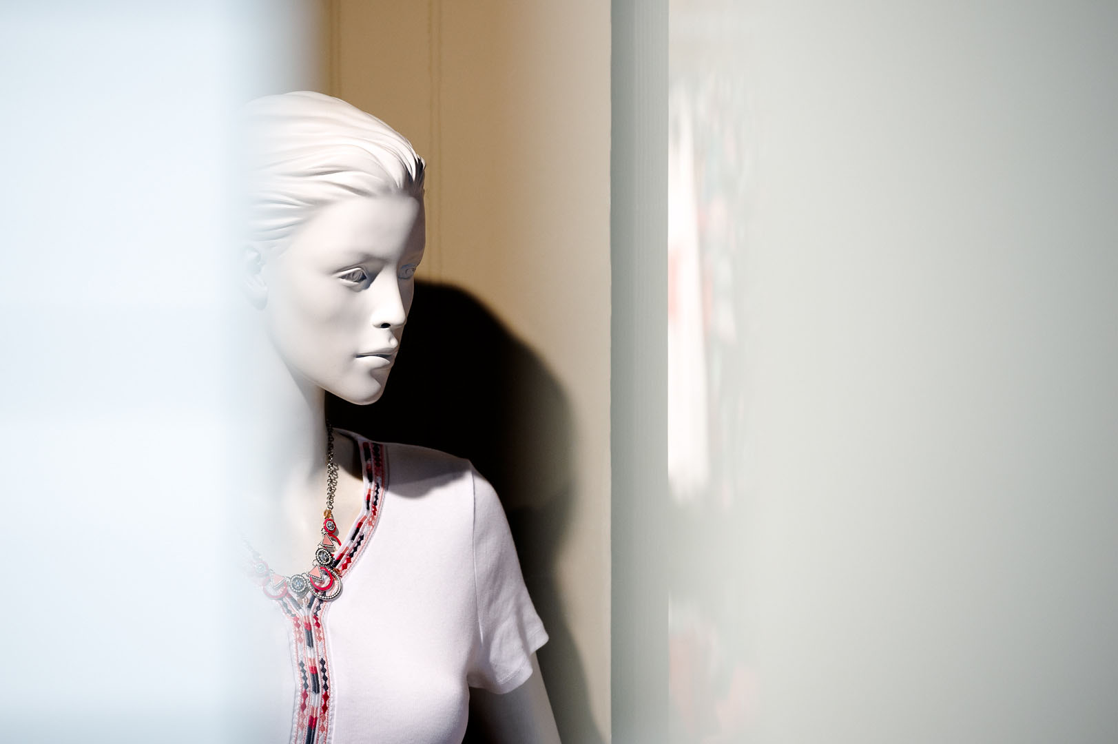Mannequin looking through the space between